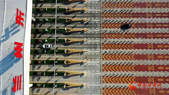 记者带你探访凯发k8高速收费站疫情防控：通行有秩序 服务有温度